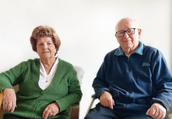 Der 12. Mai, der Internationale Tag der Pflegenden, rückt die wichtige Leistung der Pflegekräfte in den Fokus. Wie wichtig dabei die vielen unterschiedlichen Mitarbeiter sind, zeigt sich eindrucksvoll im SOZIUS Haus „Weststadt“.