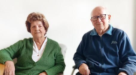 Der 12. Mai, der Internationale Tag der Pflegenden, rückt die wichtige Leistung der Pflegekräfte in den Fokus. Wie wichtig dabei die vielen unterschiedlichen Mitarbeiter sind, zeigt sich eindrucksvoll im SOZIUS Haus „Weststadt“.