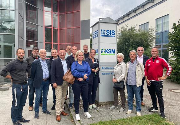 Am gestrigen Tag besuchte eine Delegation des FDP Kreisverbandes Schwerin gemeinsam mit dem FDP Mitglied des Landtages, Sabine Enseleit, den kommunalen IT-Dienstleister SIS - Schweriner IT- und Servicegesellschaft sowie die KSM Kommunalservice Mecklenburg