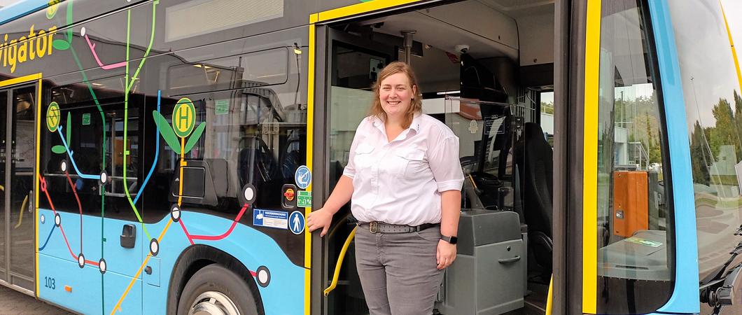 „Ich habe meinen Traumjob gefunden“, sagt Sabrina Bentien aus voller Überzeugung. Die Schwerinerin arbeitet seit einem Jahr als Busfahrerin beim NVS.
