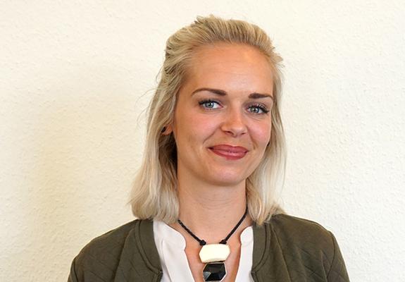 Seit bereits 17 Jahren ist Mandy Müller (Foto) der Wohnungsgesellschaft Schwerin treu. 2004 begann sie ihre Ausbildung zur Kauffrau in der Grundstücks- und Wohnungswirtschaft.