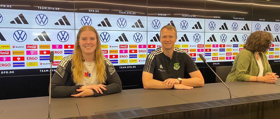 Große Ehre für das Westmecklenburger Schiedsrichterwesen. Mit Pauline Meincke vom SV Stralendorf (Kategorie Schiedsrichterin) und Michael Holste von der SpVgg Cambs-Leezen „Traktor“ (Kategorie Schiedsrichter U50) wurden ausgeszeichnet.