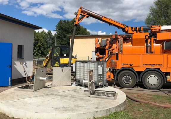 Eine neue Schmutzwasser- Druckrohrleitung ist am 31. August in Neumühle in Betrieb gegangen.