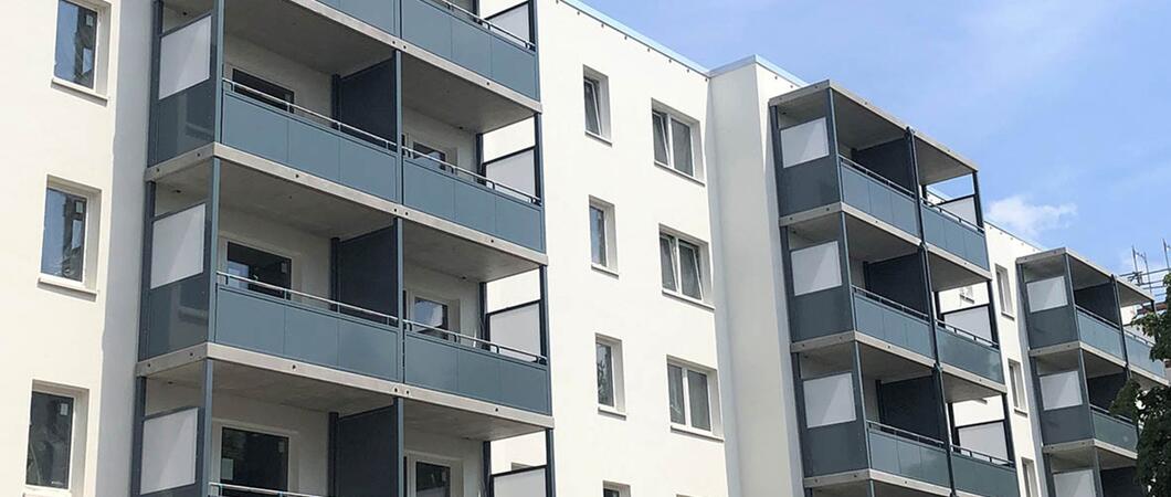 Individualität und Komfort werden die neuen Wohnungen im Quartier am Monumentenberg auszeichnen. 2022 fiel der Startschuss für umfangreiche Modernisierungsarbeiten in den Fünfgeschossern aus den 1970er-Jahren. Ab sofort können sich Interessenten melden.