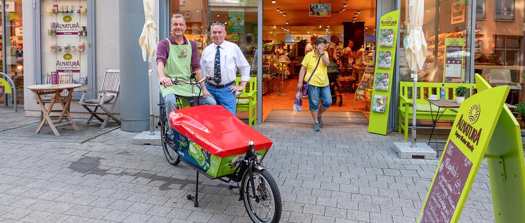 Das neue Lastenradangebot vom Nahverkehr Schwerin, unterstützt vom Forschungsprojekt SNAcKS 2.0, bietet umweltbewussten Bürgern und Unternehmern eine praktische Transportlösung.