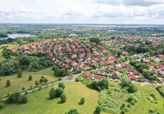 Seit fast 30 Jahren übernimmt die LGE Mecklenburg-Vorpommern GmbH Verantwortung für die Stadterneuerung und -entwicklung im Land. Als Unternehmen der öffentlichen Hand ist sie ein verlässlicher und vertrauensvoller Partner für Kommunen.