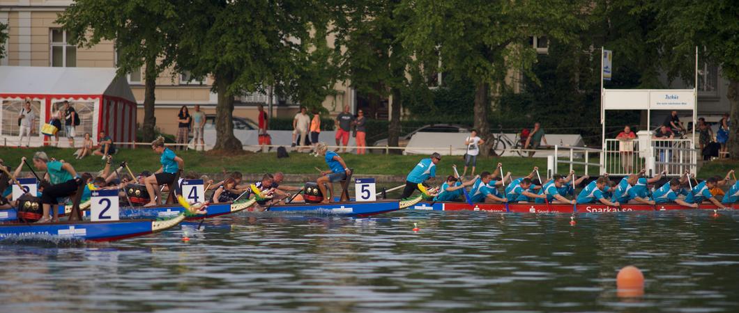 Das Drachenbootfestival am Pfaffenteich wird auch 2021 abgesagt. Der Vorstand der Kanurenngemeinschaft Schwerin e.V. (KRG) hat sich in der letzten Woche mehrheitlich darauf verständigt.