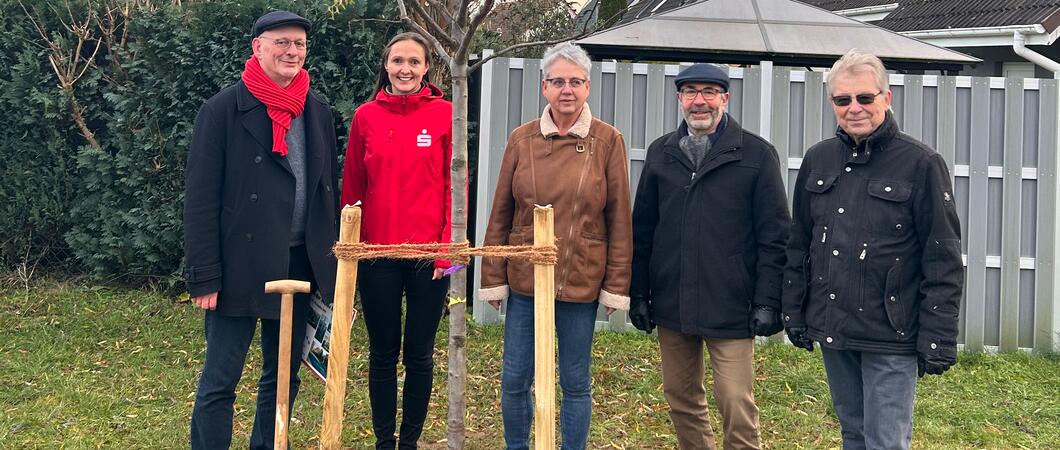 Der 2018 in Warsow gegründete Verein Querfeldein e. V. hat sich zur Förderung von Kunst und Kultur sowie zur Förderung von Heimatpflege verpflichtet.