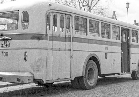 1954 fuhr der erste Ikarus-Bus und die Linie 10 verkehrte zwischen Schelfwerder und Alter Friedhof