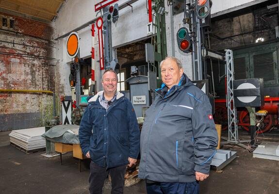 Die Mecklenburgischen Eisenbahnfreunde haben nach dem Brand im Museum schon viele Stationen erreicht und engagieren sich weiter.