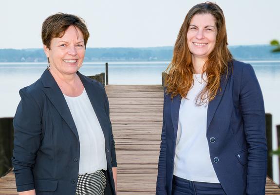 Die Kanzlei Fuchs & Partner segelt unter neuer Flagge. Nachdem Monika Brüning jahrelang gemeinsam mit Karin Winkler in einem Boot saß, hat sie nun das Ruder übernommen.