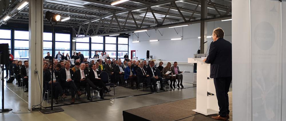 Rund 80 Unternehmer waren der Einladung die Hallen des Nahverkehrs Schwerin gefolgt