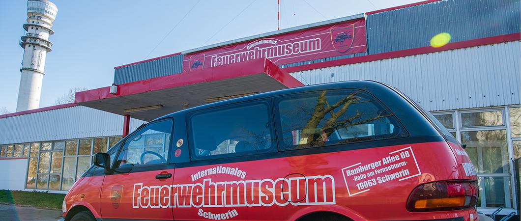 Feuerwehrmuseum-Schwerin mit-Fernsehturm c maxpress haupt