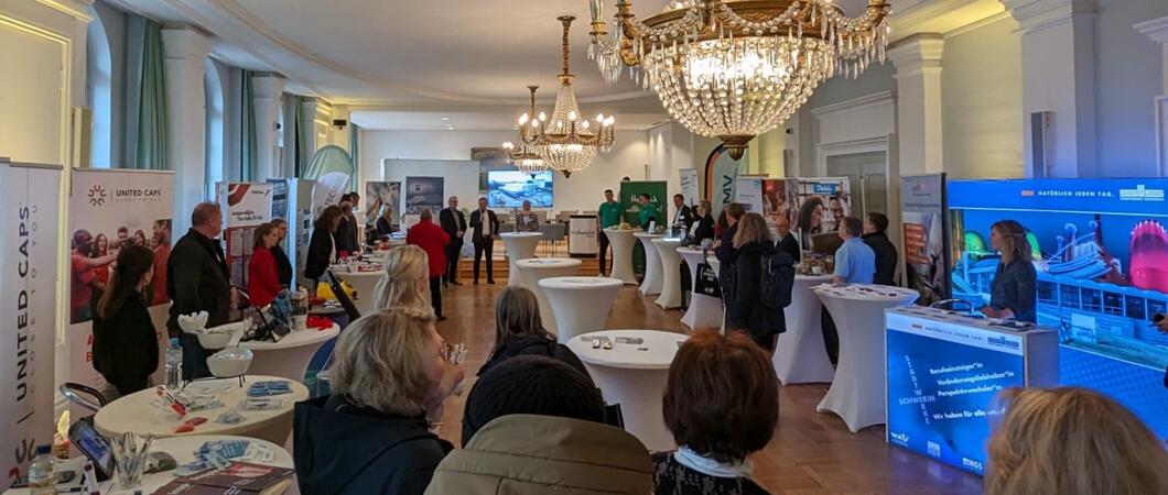 In der besinnlichen Zeit rund um die Weihnachtsfeiertage kehren viele junge Menschen in ihre Heimat zurück, um Zeit mit der Familie zu verbringen.