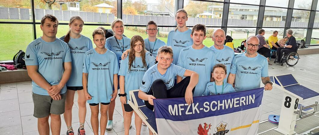 Fuchs & Partner unterstützt das Para-Schwimmteam des Mecklenburgischen Förderzentrums Schwerin mit einer Spende in Höhe von 3.000 Euro für neue Trikots und Wettkampfteilnahmen.