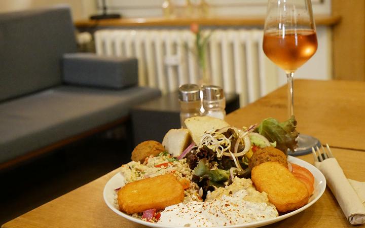 Gastronomie-Schwerin Vegetarisches-Restaurant-Muellers-Puschkinstrasse content 1
