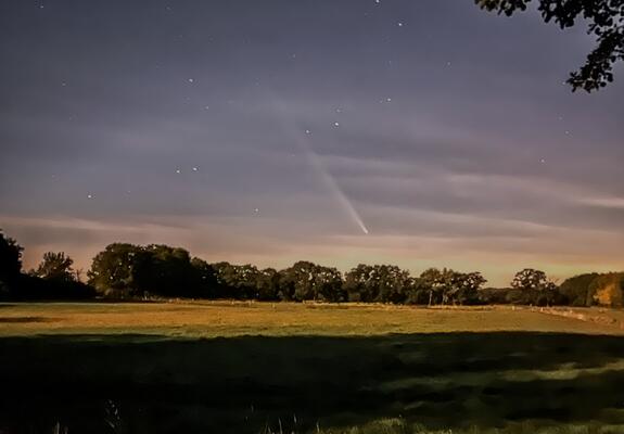 Unter dem Motto: „Das Weltall mit eigenen Augen sehen“ bieten die Sternwarte und das Planetarium am bundesweiten Astronomietag am Samstag, den 19. Oktober 2024, ein umfangreiches Programm.