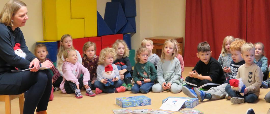 Mit Beginn des Jahres gaben die Stadtwerke Schwerin den Startschuss für ein Projekt zur Umweltbildung in Kindergärten. Unter dem Motto „Urlaub für die Stromzwerge“ sollen bereits Kinder im Vorschulalter für das Thema Energiesparen begeistert werden.