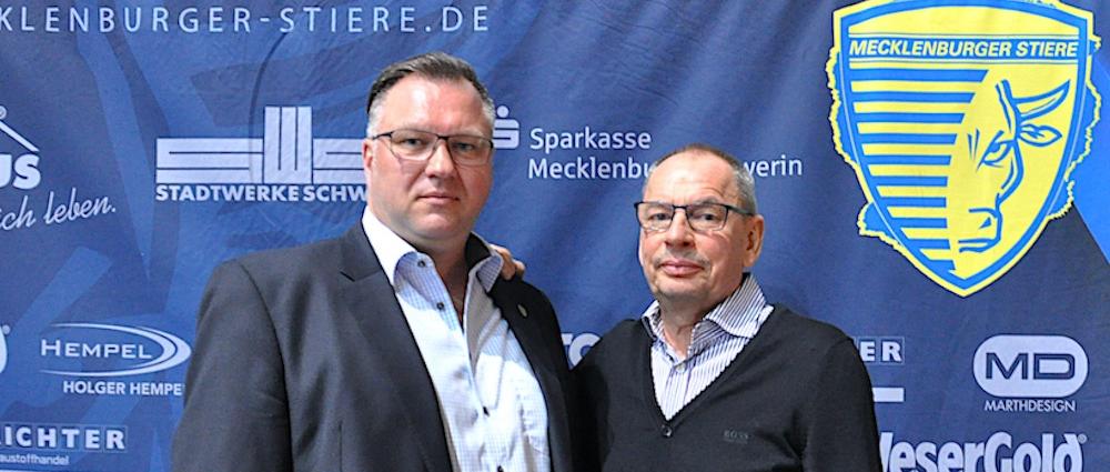 Der designierte Stiere-Chef Patrick Bischoff und Sportchef Norbert Henke (r.) gehen die neue Saison gemeinsam an