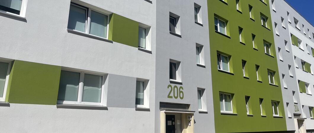 Wie sieht eine Gemeinschaftsunterkunft für Geflüchtete eigentlich von innen aus? Darum rankt sich so manches Gerücht. Denn man hat selbst als Nachbar einer solchen Einrichtung selten Gelegenheit, die Räume selbst in Augenschein zu nehmen.