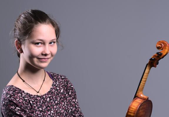 Clara Mia Windelberg tritt beim 7. KON-Takte-Konzert des Konservatoriums auf, Foro: LHS/Matthias Ellinger