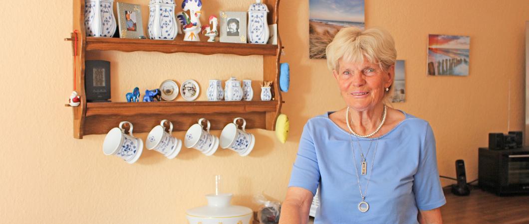 Schon seit mehr als sieben Jahrzehnten genießt Eveline Lettau ihr Zuhause mit Loggia und Aussicht ins Grüne, Fotos: SWG