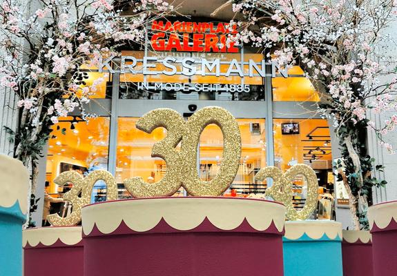 Anfang Oktober war es soweit: Das Modehaus Kressmann feierte Geburtstag und ist nun seit 30 Jahren wieder in der Landeshauptstadt. Der aktuellen Situation angepasst, kam keine große Feier in Frage.