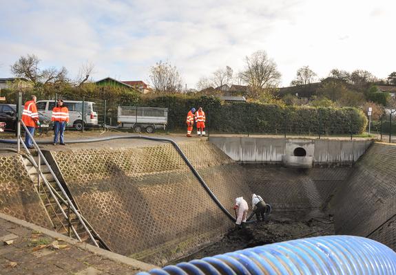 Im November erfolgten Reinigungsarbeiten an der Regenwasserbehandlungsanlage Klotzwerder am Lankower See