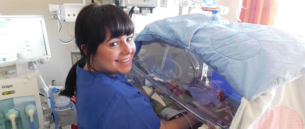 Auf der Neonatologie arbeitet ein multiprofessionelles Team für das Wohl frühgeborener Babys