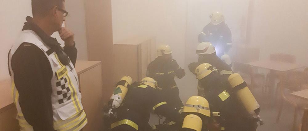 Die Freiwillige Feuerwehr Mitte übte im dichten Rauch