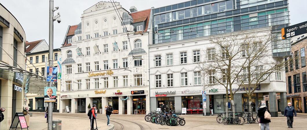 Nach der tödlichen Messerattacke am Schlosspark-Center im Februar ist die Diskussion um die Sicherheit im Umfeld des Marienplatzes neu aufgeflammt.