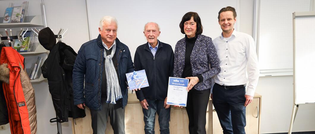 die Wasserversorgung Schwerin ehrten in einer Feierstunde Heinz Beckmanns Verdienste