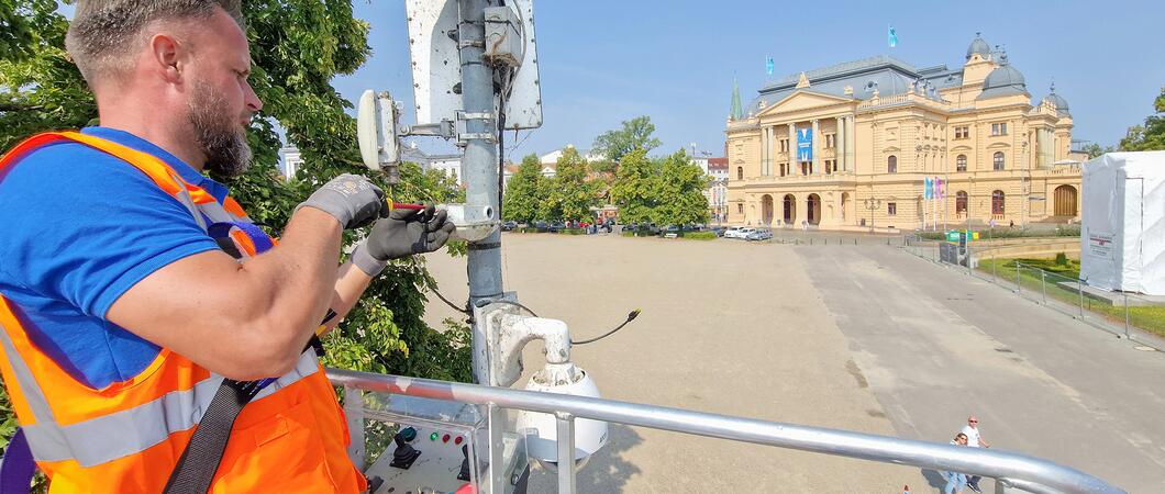 Die Stadtwerke Schwerin haben in den vergangenen Wochen zusätzliche Hotspots in der Innenstadt sowie auf der Insel Kaninchenwerder errichtet.