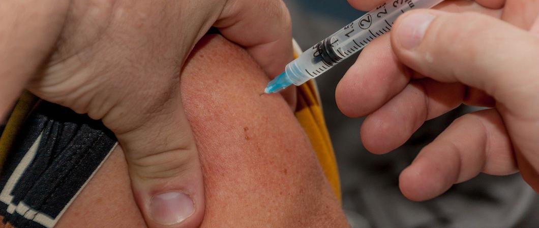 Der neue proteinbasierte Impfstoff Novavax wird dem Impfstützpunkt Schwerin voraussichtlich in der Woche ab dem 21. Februar zur Verfügung stehen.