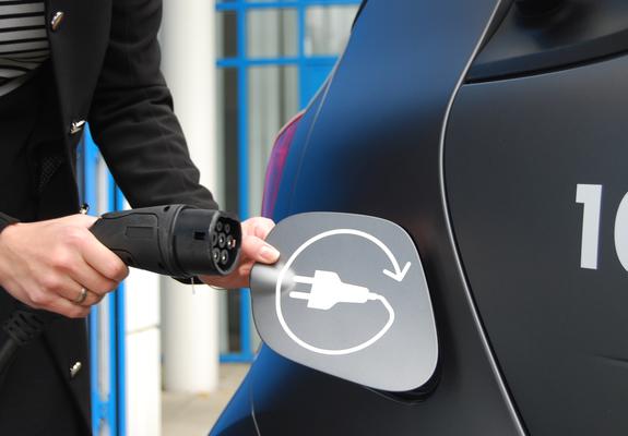 Beratung und Förderung sowie ein passender Auto-Stromtarif in einem Paket sichern Elektromobilität
