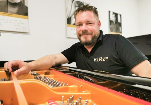 Matthias Kunze blickt mit dem Piano-Haus auf 30 Jahre Unternehmens- und Familiengeschichte zurück, Fotos: maxpress, Ecki Raff