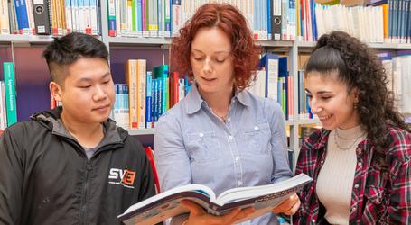 Dass sich angehende Studierende oder Azubis mit einem guten Gefühl für die berufliche Zukunft entscheiden, liegt den SWS Schulen am Herzen. Genauso sollen die Erwartungen von Eltern und ihren Kindern für eine erfolgreiche Schullaufbahn erfüllt werden.