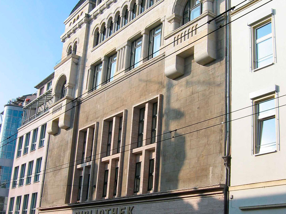 Die alte Schweriner Bibliothek war früher eine Perzina-Pianoforte-Fabrik