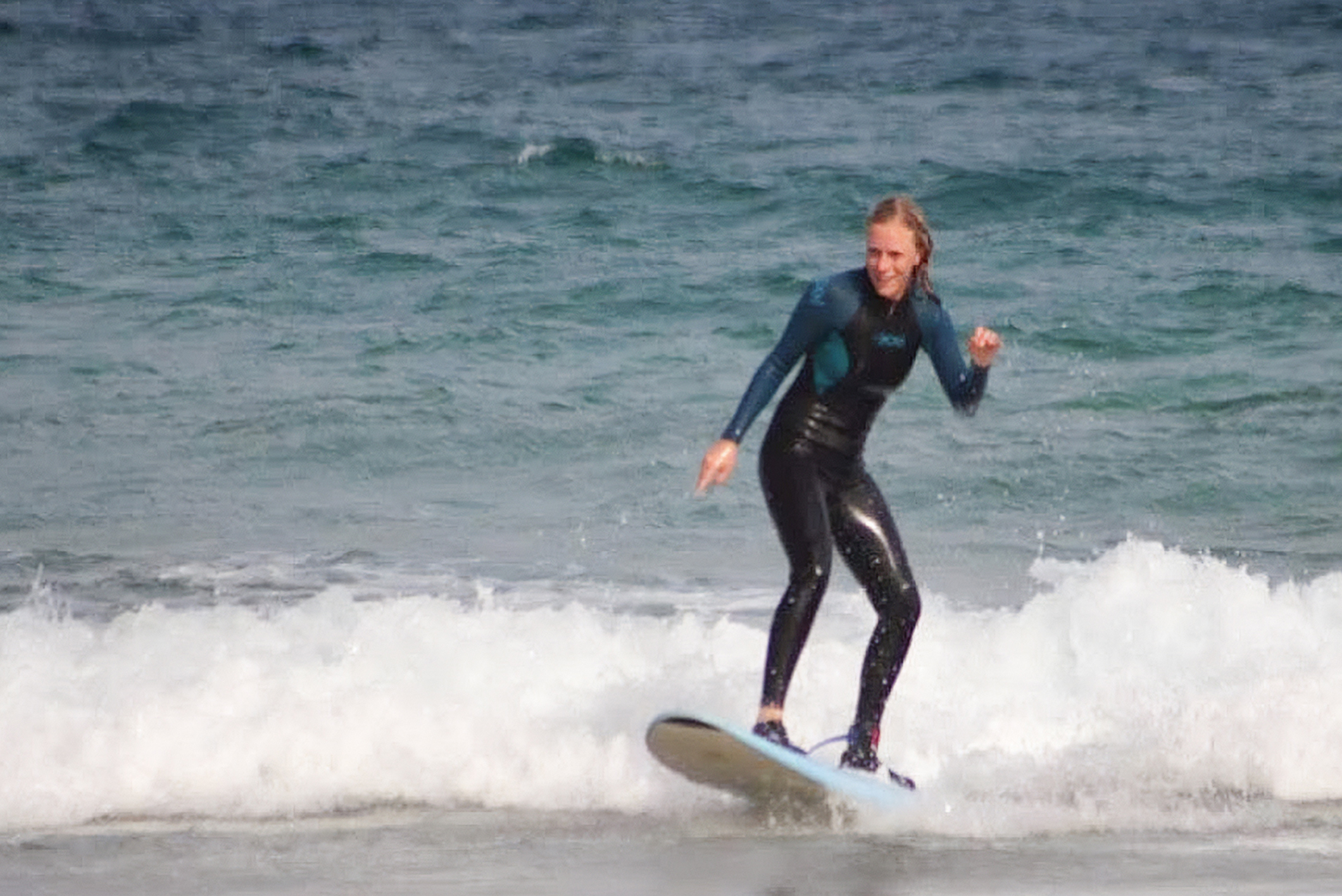 Sie lernte surfen auf Fuerteventura
