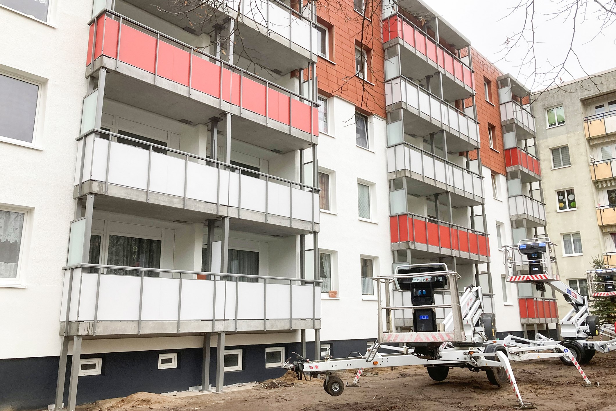 Insgesamt 55 Balkone erweitern künftig das Zuhause der Bewohner in der Anne-Frank-Straße 5-10
