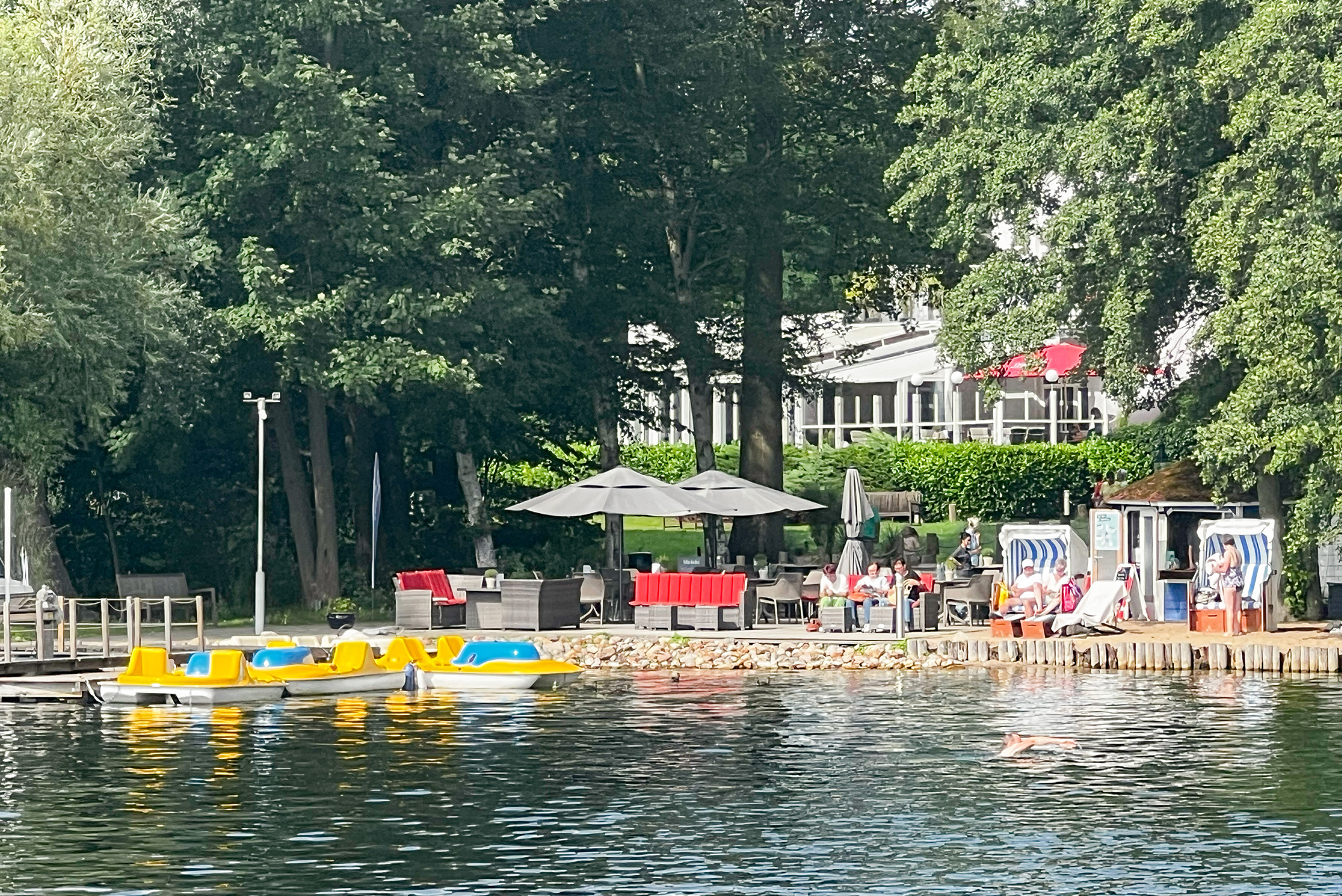 Sandstrand mit Musikwiese und gemütlichem Restaurant