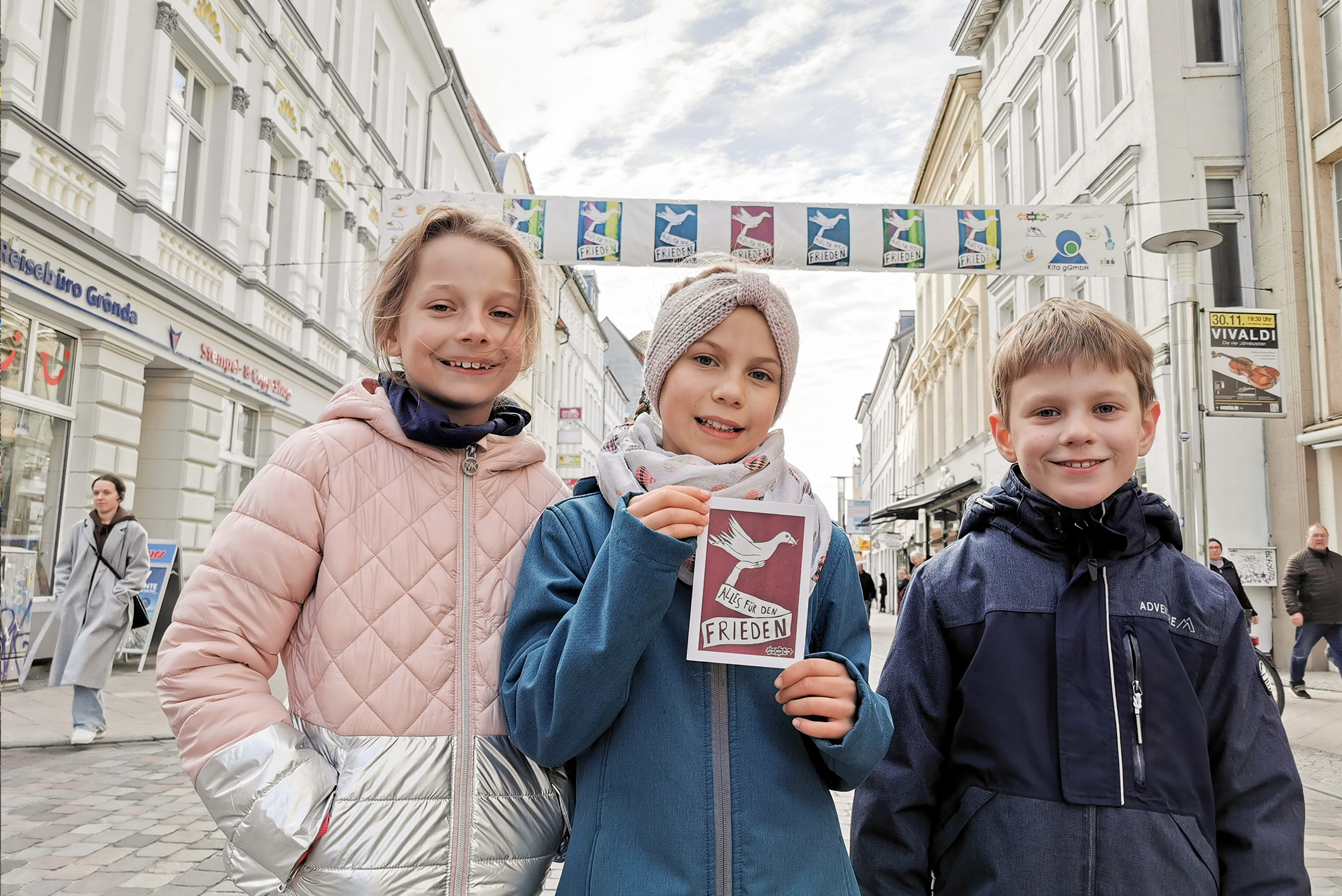 Ob Jubiläumsfeier in der Kita „Flitzebogen“, Lichterfest bei den „Feldstadtmäusen“ oder das Friedensbanner aus dem Frei-Zeit-Hort – es war jede Menge los